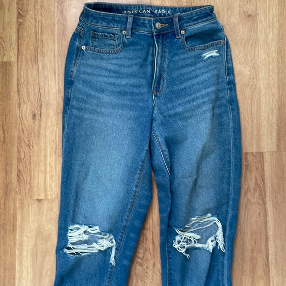 AE ripped straight Jean